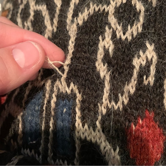 Alpaca Scarf - Picture 7 of 7